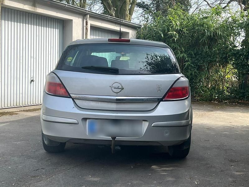 Gebraucht Opel Astra 104 PS (76 kW) 2006 Silber Kleinwagen