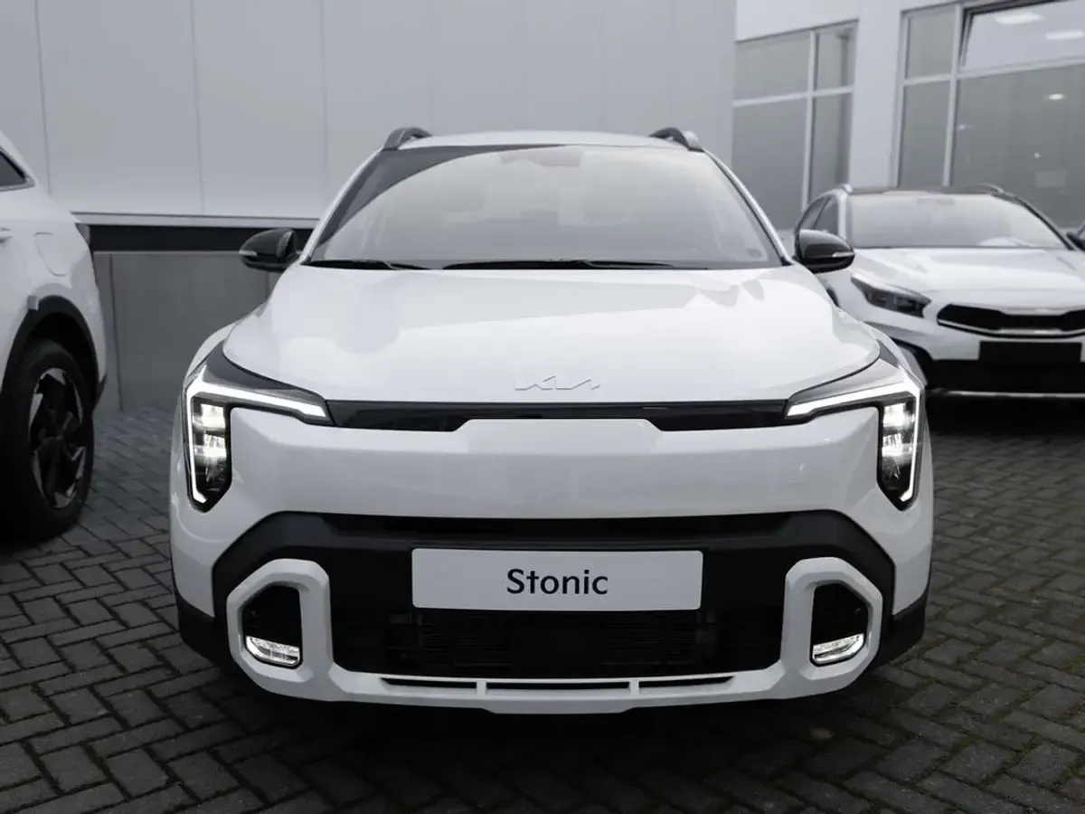 Gebraucht Kia Stonic 116 PS (85 kW) 2026 Weiss SUV