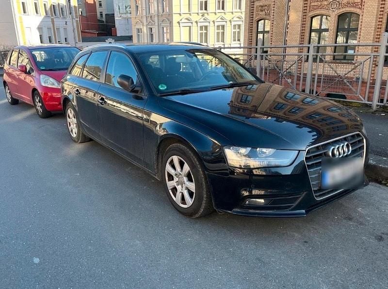 Gebraucht Audi A4 143 PS (105 kW) 2013 Schwarz Kombi