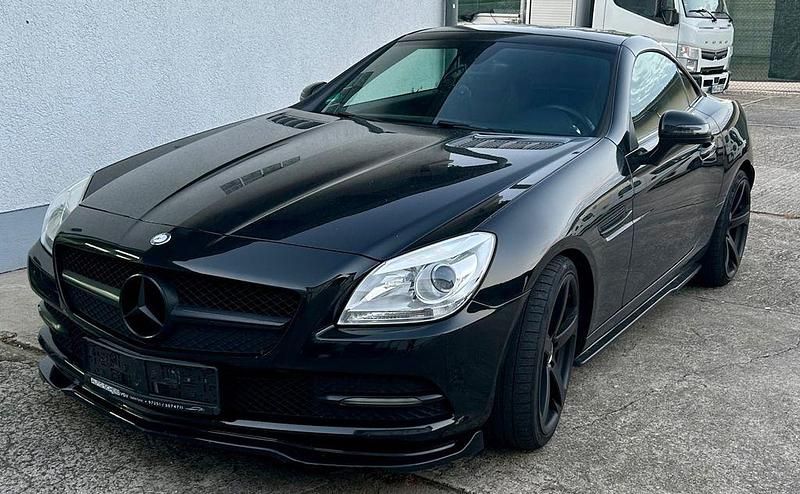 Schwarz Gebraucht 2011 Mercedes SLK200 Cabrio | 12.999 € (Guter Preis) - Bild 1/4