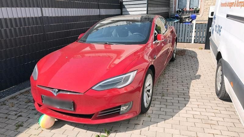 Rot Gebraucht 2017 Tesla Model S Limousine | 17.000 € (Superpreis) - Bild 1/4