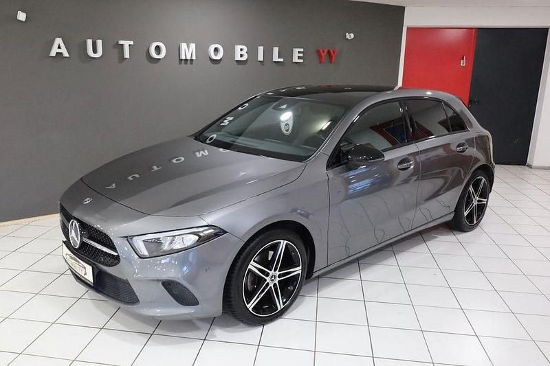 Gebraucht Mercedes A200 Sport 163 PS (119 kW) 2018 Grau Limousine