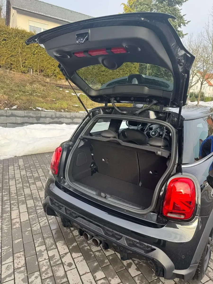 Gebraucht Mini Cooper S 192 PS (141 kW) 2023 Schwarz Kleinwagen