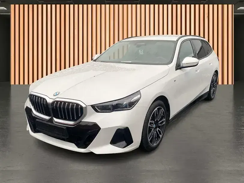 Second-hand BMW 520 M Sport 190 CP (139 kW) 2024 Alb Break