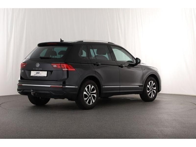 Gebraucht VW Tiguan Active 150 PS (110 kW) 2022 Schwarz SUV
