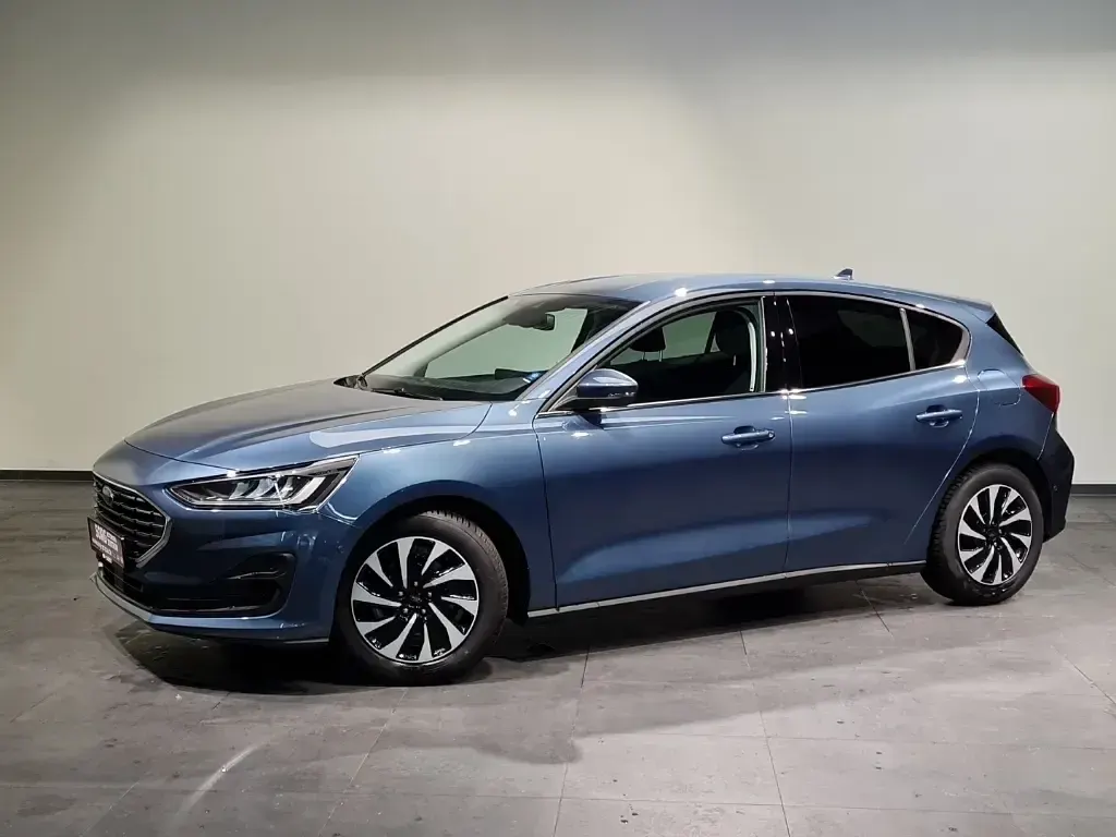 Gebraucht Ford Focus Titanium X 116 PS (85 kW) 2025 Blau, chrome blue metallic Limousine