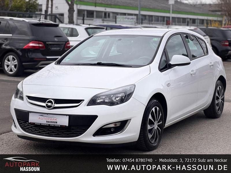 Gebraucht Opel Astra Active 116 PS (85 kW) 2013 Weiß Limousine