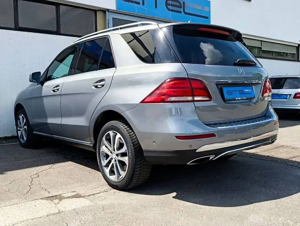Gebraucht Mercedes GLE500 333 PS (244 kW) 2016 Silber (palladiumsilber  metalliclack) SUV