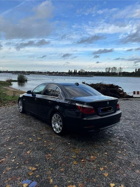 Schwarz Gebraucht 2007 BMW 525 M Sport Limousine | 7.300 € (Fairer Preis) - Bild 1/4