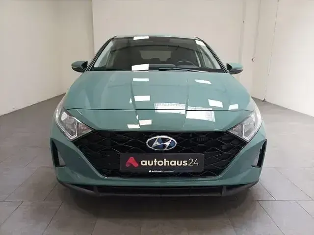Gebraucht Hyundai i20 Edition 30 101 PS (74 kW) 2022 Grün Kleinwagen