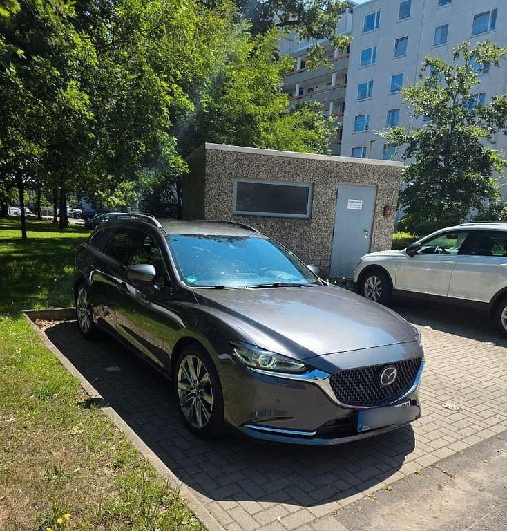 Grau Gebraucht 2018 Mazda 6 Sports-Line Limousine | 19.500 € (Etwas zu teuer) - Bild 1/4