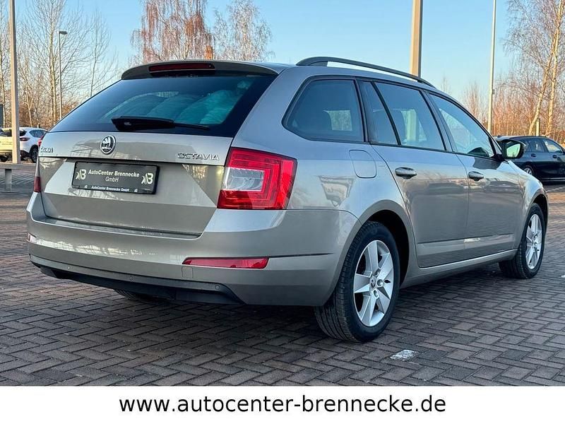 Gebraucht Skoda Octavia Ambition 140 PS (102 kW) 2013 Beige Kombi