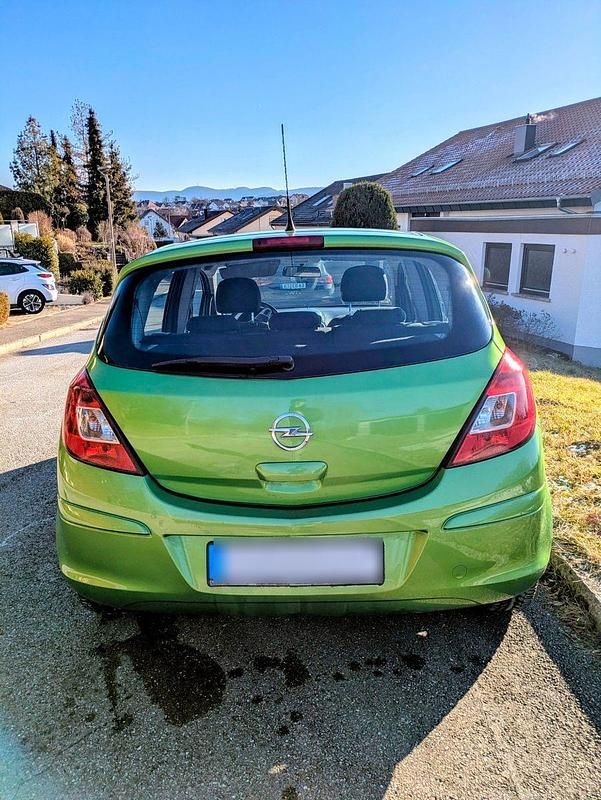 Gebraucht Opel Corsa Edition 87 PS (63 kW) 2014 Grün Kleinwagen