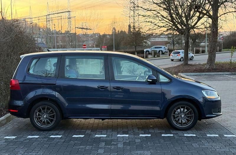 Gebraucht VW Sharan Trendline 140 PS (102 kW) 2010 Blau Van / Kleinbus