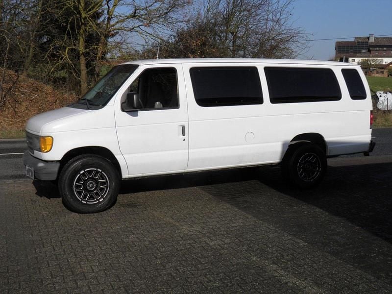 Gebraucht Ford Econoline 310 PS (228 kW) 2003 Weiß Van / Kleinbus