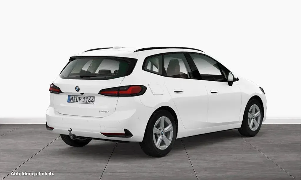 Używany BMW 220 Active Tourer Efficient Dynamics 156 KM (114 kW) 2025 Biały Minivan