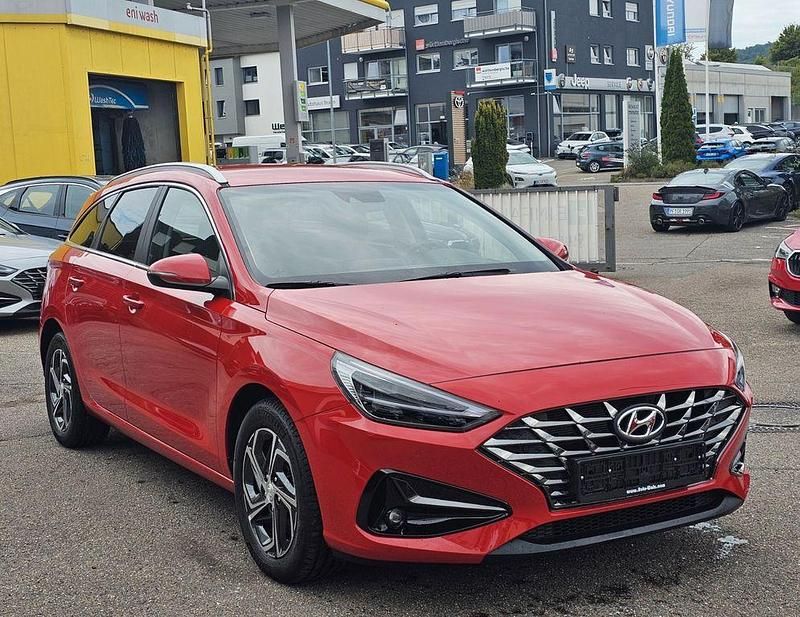 Rot Gebraucht 2024 Hyundai i30 Kombi | 18.500 € (Guter Preis) - Bild 1/4