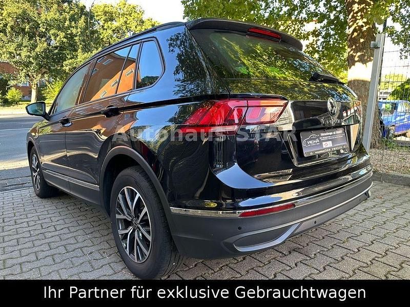 Gebraucht VW Tiguan Life 150 PS (110 kW) 2023 Schwarz SUV