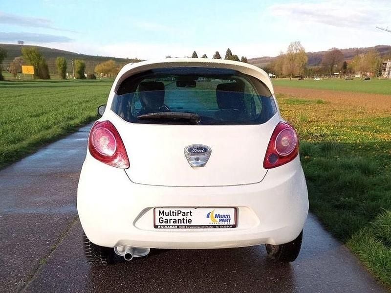 Gebraucht Ford Ka Titanium 69 PS (50 kW) 2012 Weiß Kleinwagen