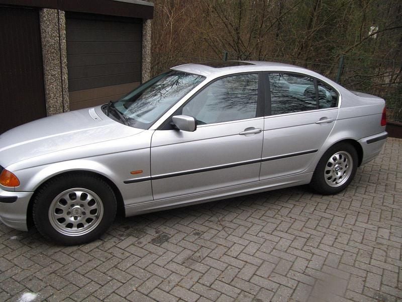 Gebraucht BMW 323 170 PS (125 kW) 1998 Silber Limousine