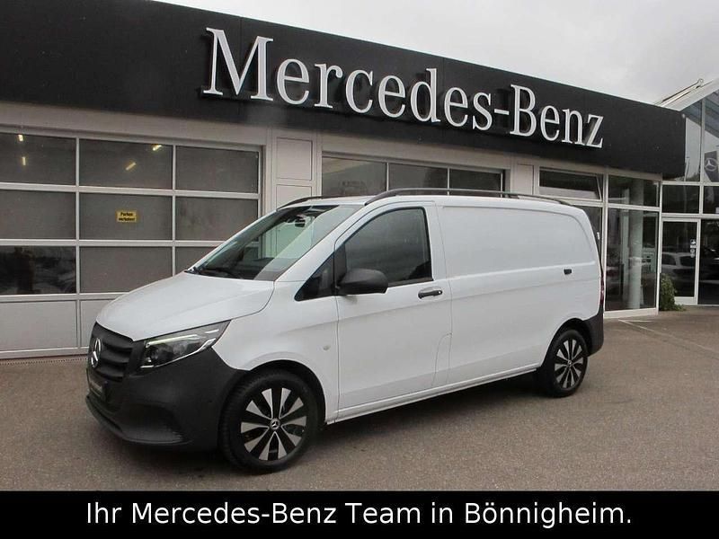 Weiß Gebraucht 2024 Mercedes Vito Van / Kleinbus | 47.600 € - Bild 1/4