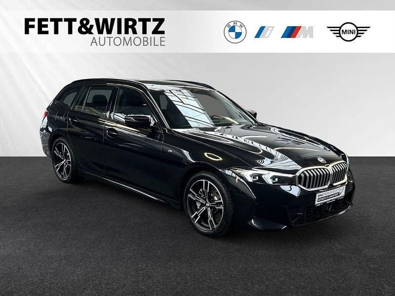Saphirschwarz Gebraucht 2024 BMW 330 Efficient Dynamics Kombi | 37.800 € (Superpreis) - Bild 1/3