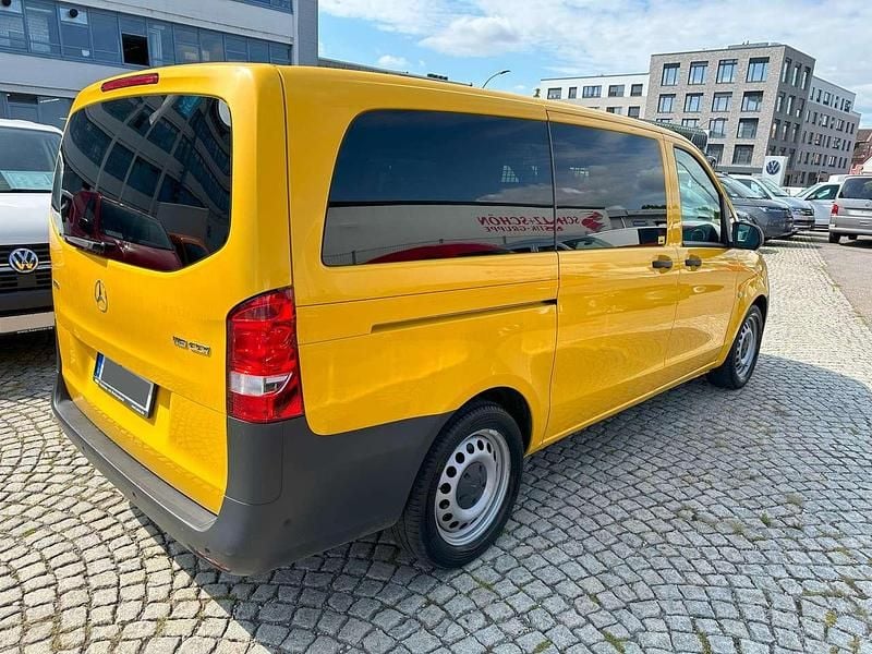 Gebraucht Mercedes Vito 163 PS (119 kW) 2019 Gelb Van