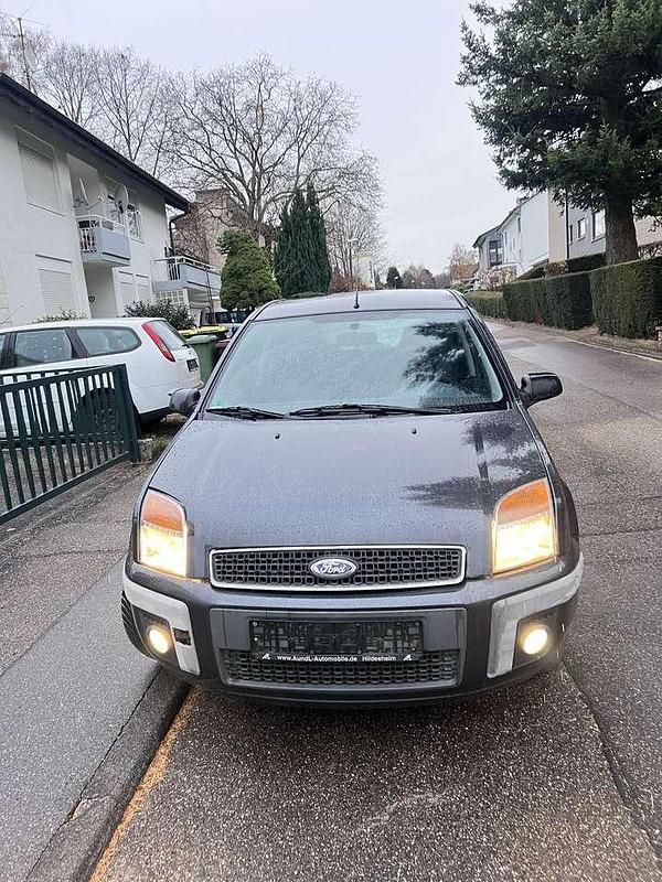 Blau Gebraucht 2009 Ford Fusion Ambiente Limousine | 2.190 € (Fairer Preis) - Bild 1/4