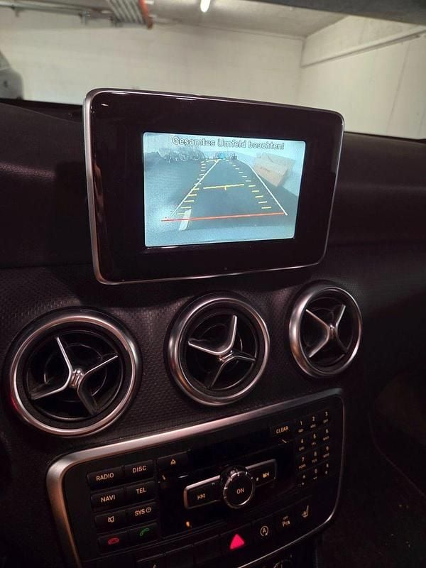 Gebraucht Mercedes A180 109 PS (80 kW) 2015 Grau Limousine