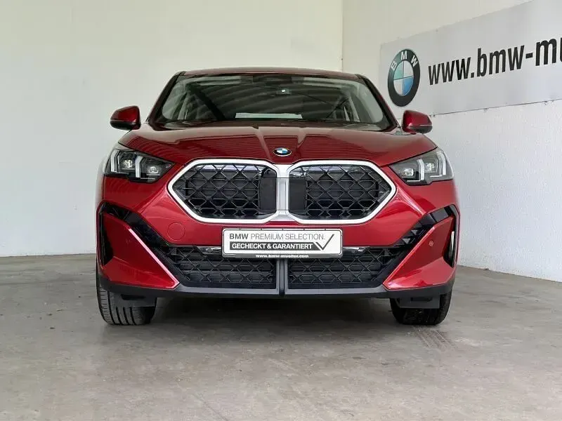Gebraucht BMW X2 156 PS (114 kW) 2025 Fire red metallic SUV