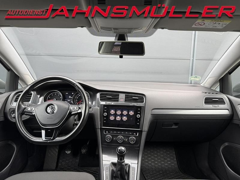 Gebraucht VW Golf VII 110 PS (80 kW) 2017 Silber Kombi