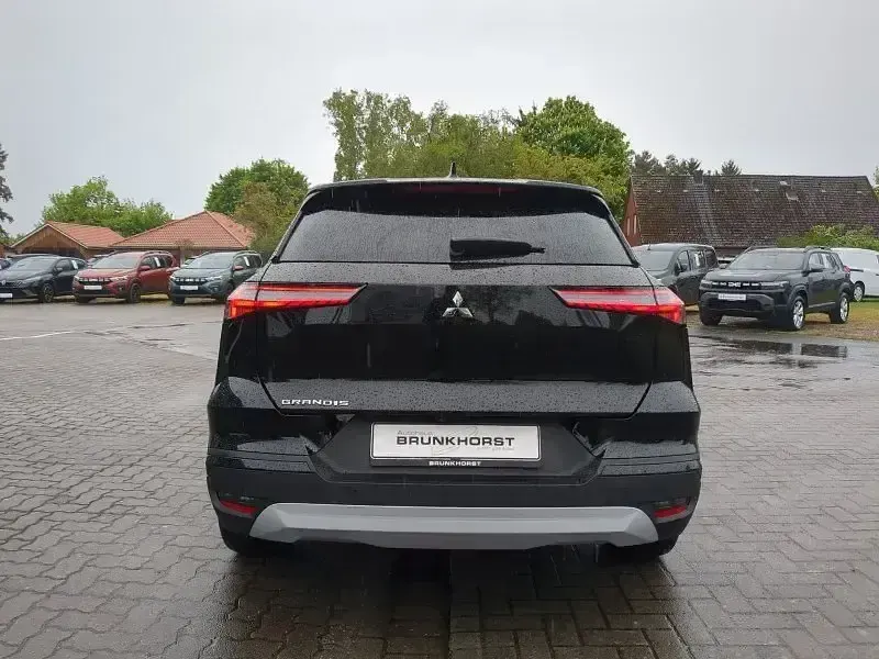 Gebraucht Mitsubishi Grandis Edition 141 PS (103 kW) 2026 Onyxschwarz SUV