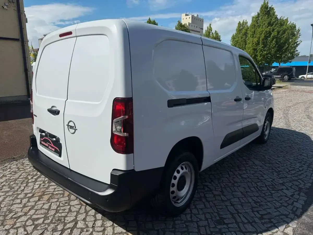 Usata Opel Combo Edition 106 CV (77 kW) 2022 Bianco Monovolume