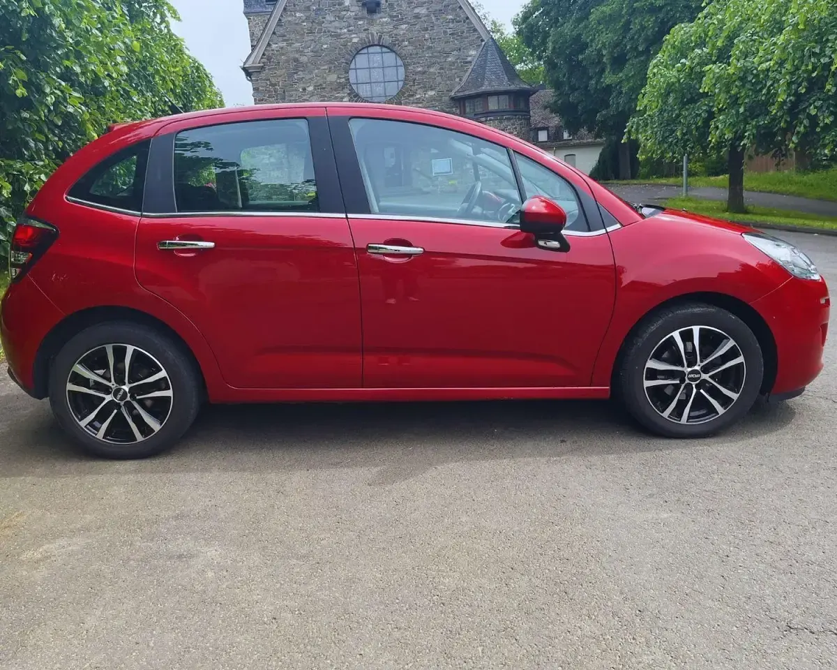Gebraucht Citroën C3 Shine 99 PS (72 kW) 2017 Rot Kleinwagen