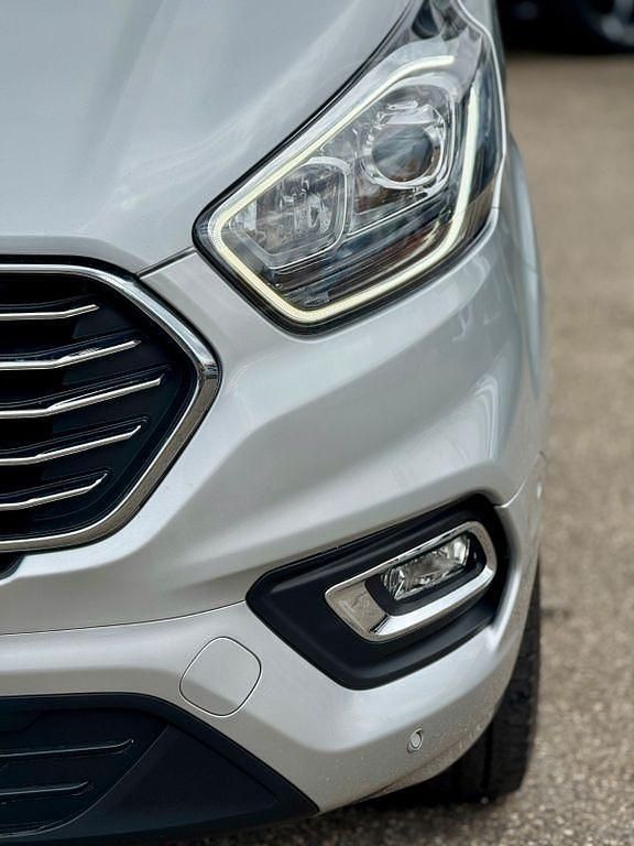 Gebraucht Ford Tourneo 131 PS (96 kW) 2020 Silber Van / Kleinbus