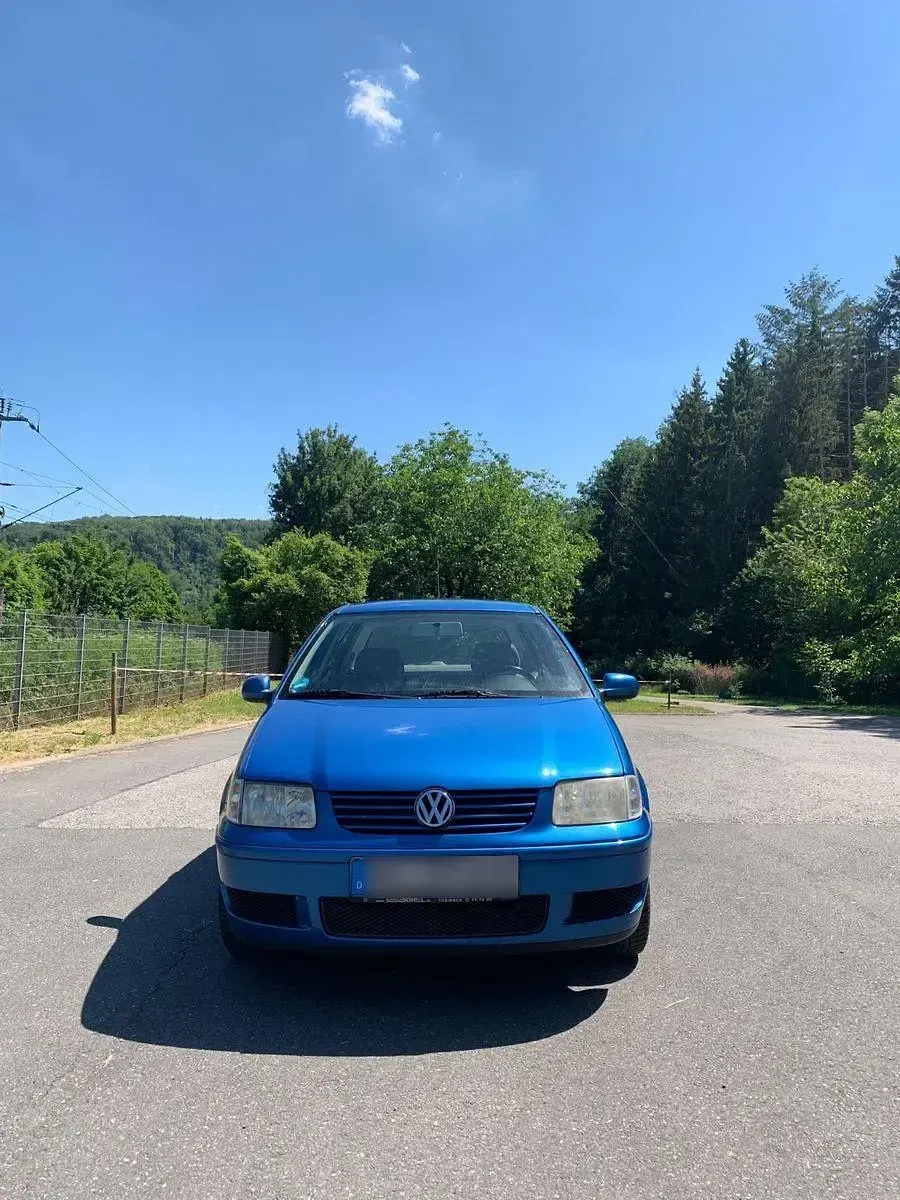 Gebraucht VW Polo 60 PS (44 kW) 2001 Blau Kleinwagen