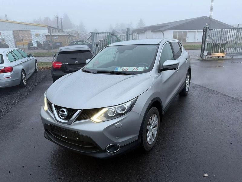 Silber Gebraucht 2017 Nissan Qashqai N-Connecta SUV | 7.500 € (Superpreis) - Bild 1/4