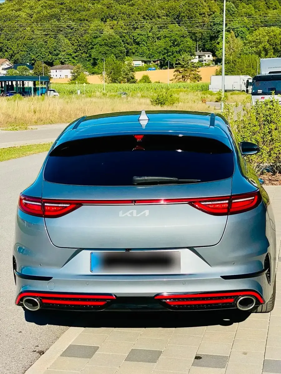Gebraucht Kia ProCeed GT 204 PS (150 kW) 2023 Grau Kombi