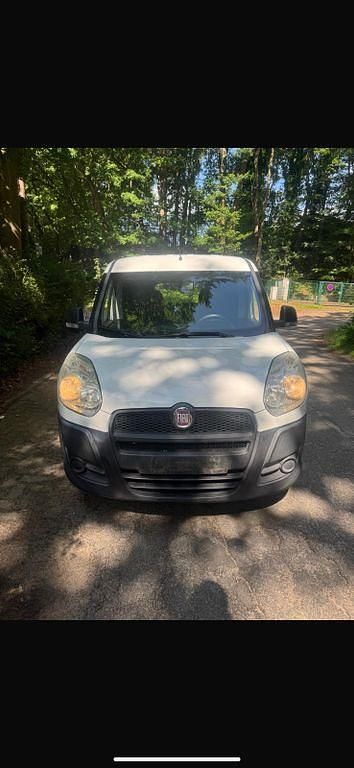 Weiß Gebraucht 2010 Fiat Doblò Active Van / Kleinbus | 3.980 € (Fairer Preis) - Bild 1/4