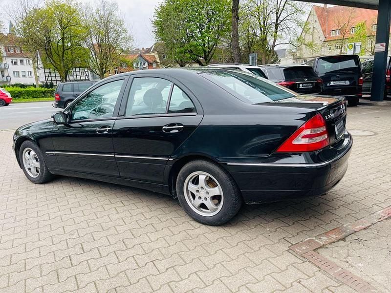Gebraucht Mercedes C220 143 PS (105 kW) 2003 Schwarz Limousine