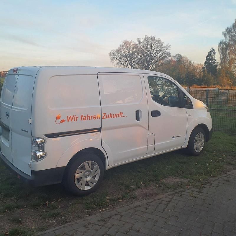Gebraucht Nissan e-NV200 80 kW (109 PS) 2016 Weiß Van / Kleinbus