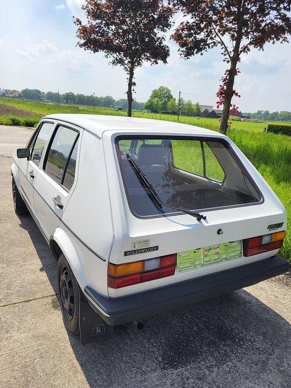 Gebraucht VW Golf I 50 PS (36 kW) 1983 Weiß Kleinwagen