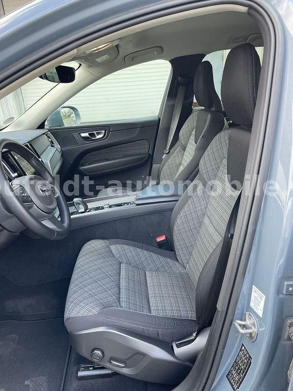 Gebraucht Volvo XC60 Core 197 PS (144 kW) 2022 Grau SUV