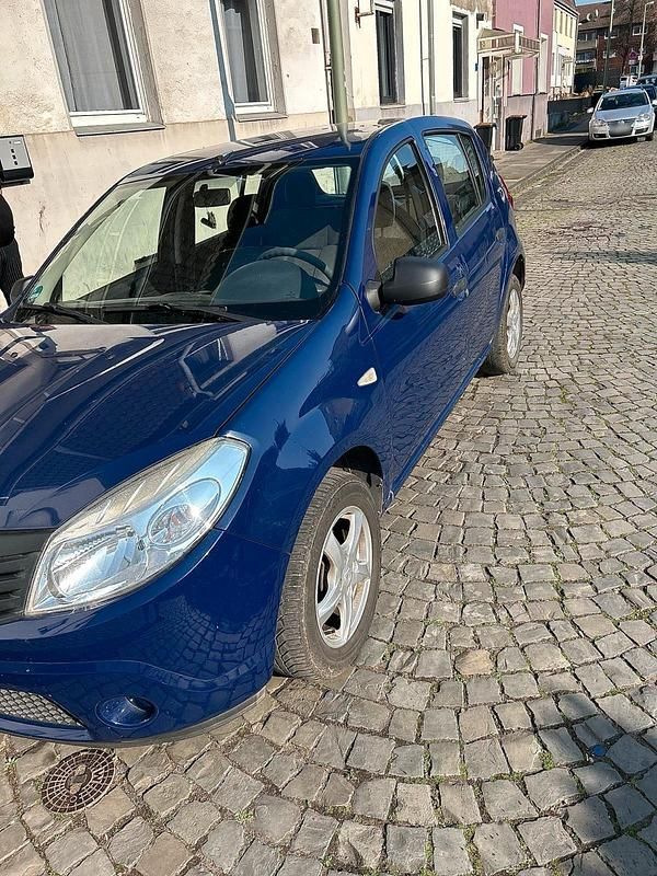 Gebraucht Dacia Sandero 75 PS (55 kW) 2010 Blau Limousine