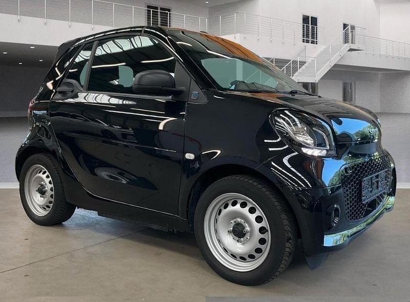 Schwarz Gebraucht 2022 Smart ForTwo Electric Drive Cabrio | 8.890 € (Superpreis) - Bild 1/4