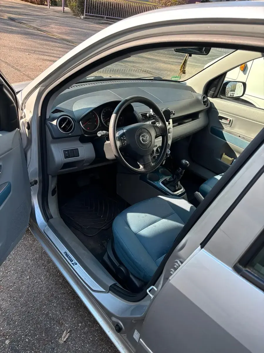 Brugt Mazda 2 75 HK (55 kW) 2004 Grå Hatchback