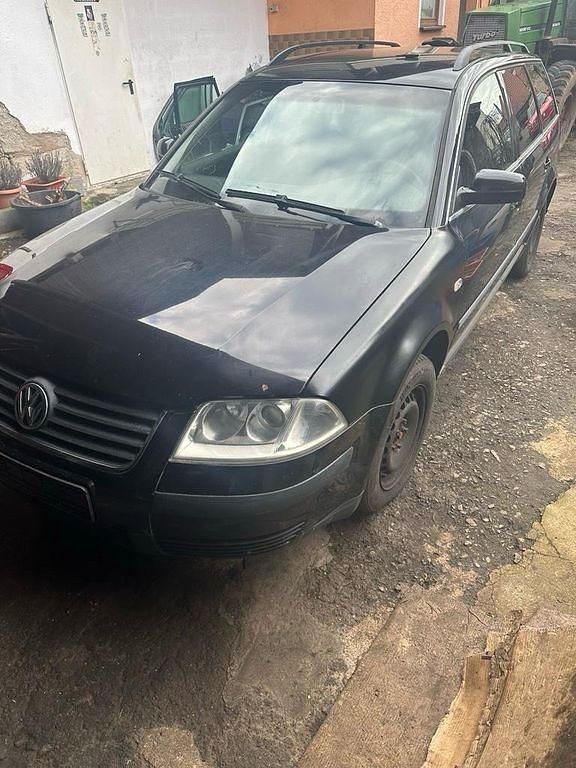 Gebraucht VW Passat Basis 131 PS (96 kW) 2003 Schwarz Kombi