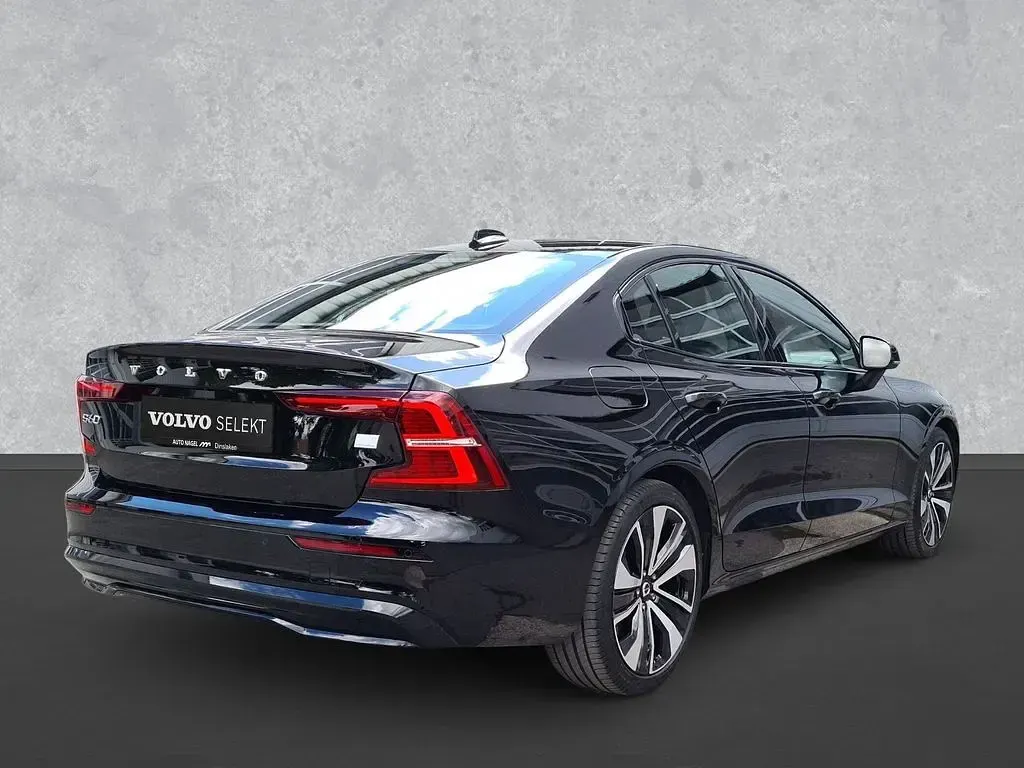 Gebraucht Volvo S60 Plus 455 PS (334 kW) 2023 Schwarz Limousine