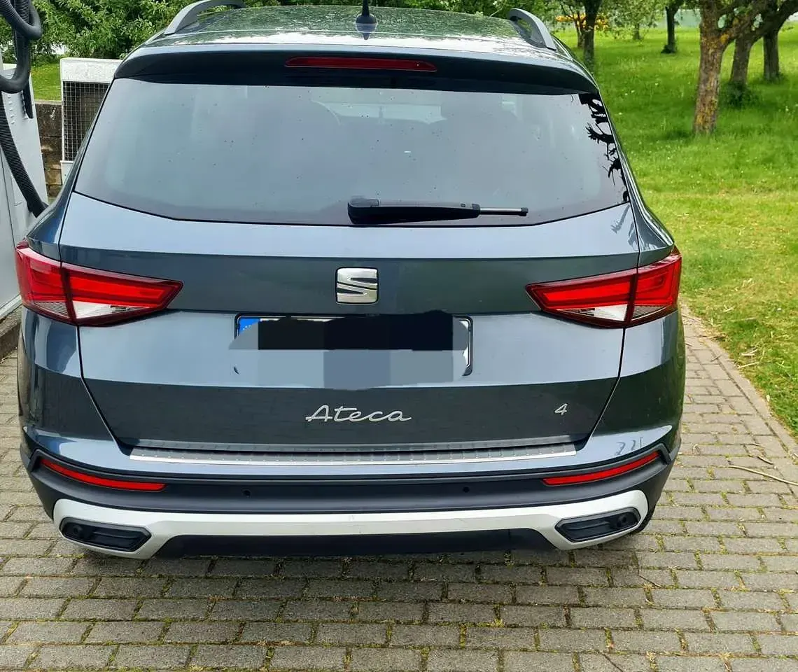 Gebraucht Seat Ateca 4Drive 150 PS (110 kW) 2021 Grau SUV