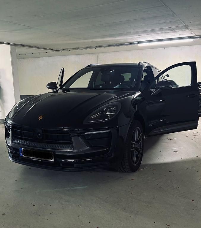 Schwarz Gebraucht 2022 Porsche Macan SUV | 60.900 € (Fairer Preis) - Bild 1/4